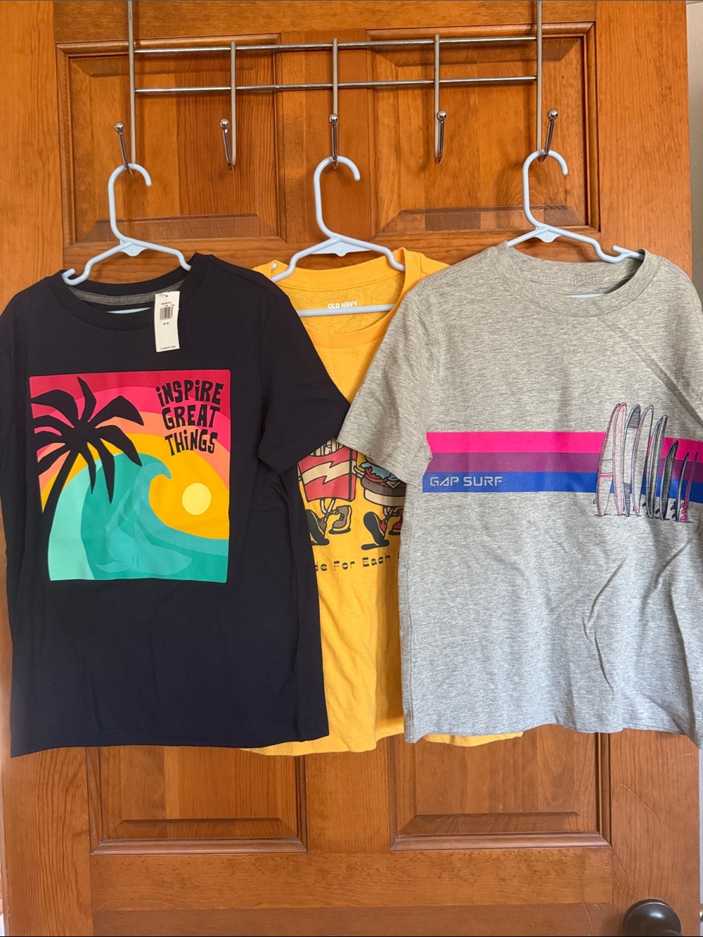 NWT short sleeve graphic T shirts. Gap & Old Navy, size M/8